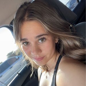 Meet your Posher, Gabriela